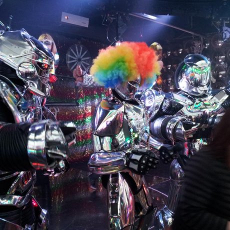 Le Robot Restaurant à Shinjuku Le Robot Restaurant à Shinjuku