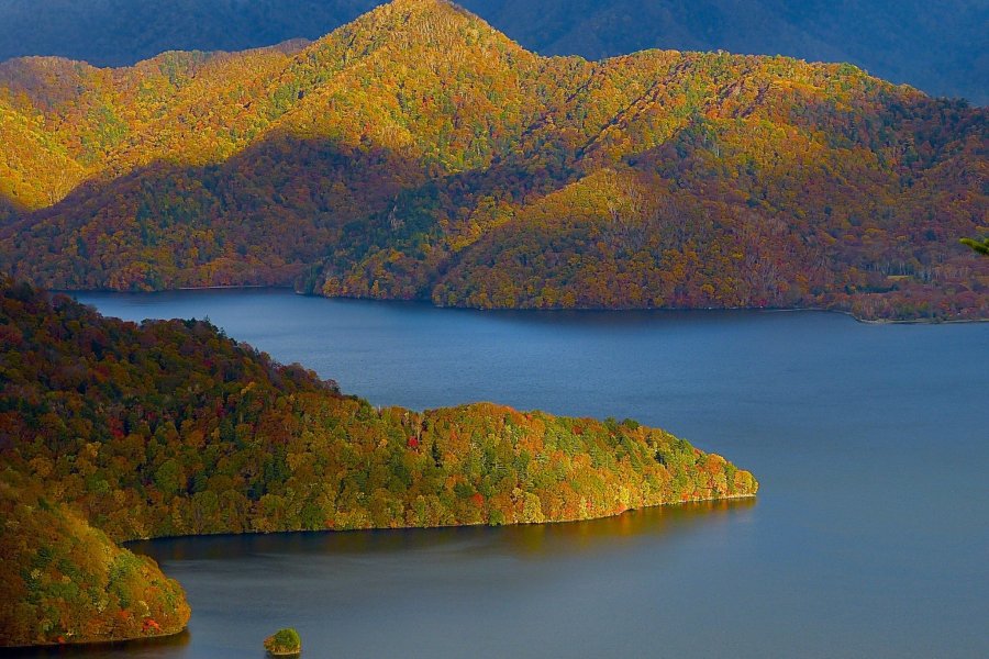 Le Lac Chûzenji à Nikkô en Automne